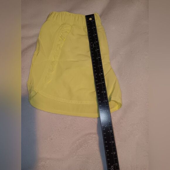 Old Navy Dolphin-Hem Ruffle-Trim Girls Run Shorts NWT - Picture 5 of 7